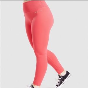 Whitney Simmons x Gymshark v2